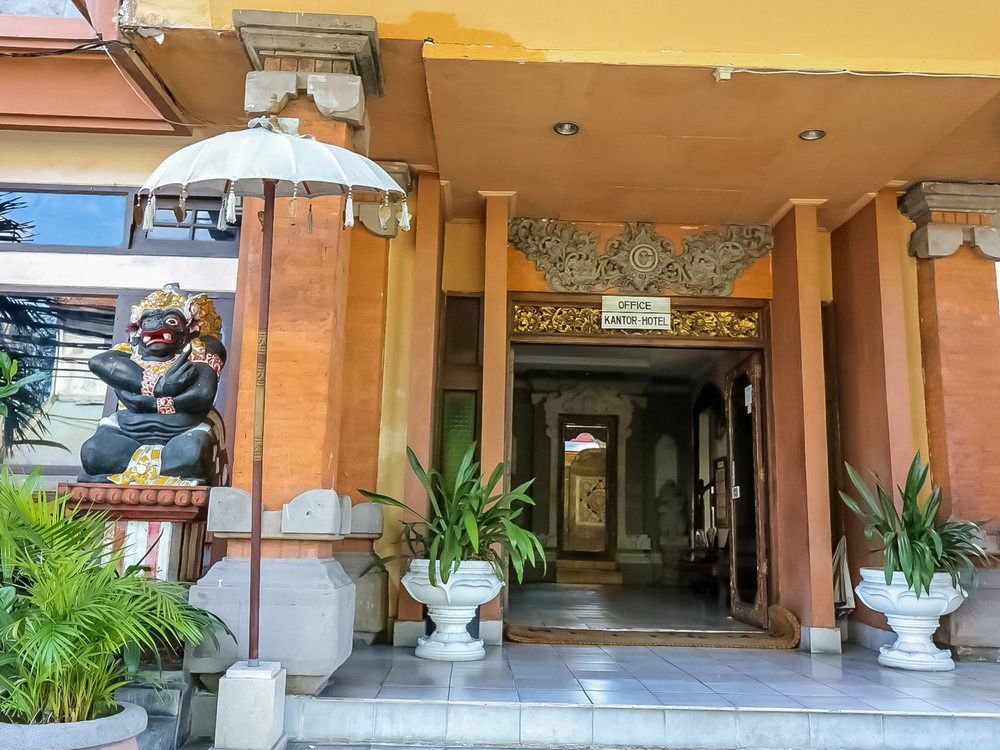 Oyo 3244 Grand Chandra Hotel Denpasar Exterior foto